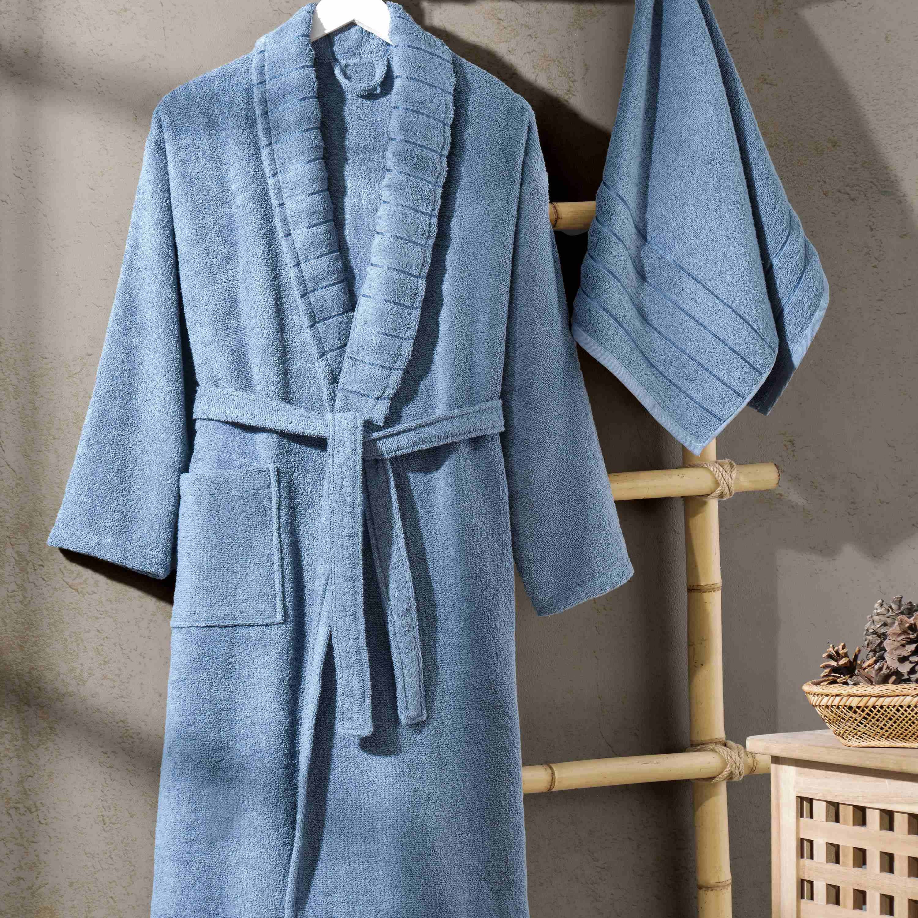 Carla Havlulu Bornoz Seti Lacivert